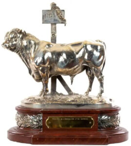 A trophy in the shape of a bull